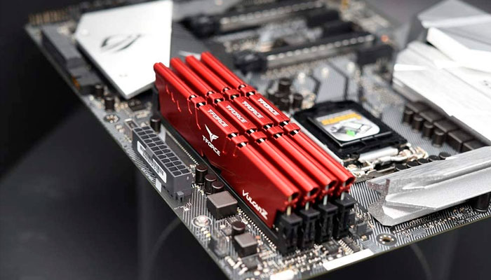 MEMORIA DDR4 8GB 3200 CL16 T-FORCE VULCAN Z RED